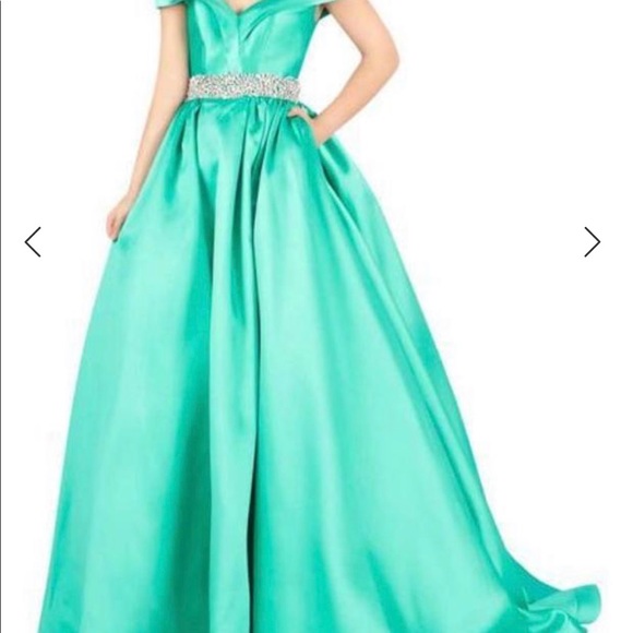 Mac Duggal mint green. DRESS HAS NO BELT!!!! - Picture 5 of 6